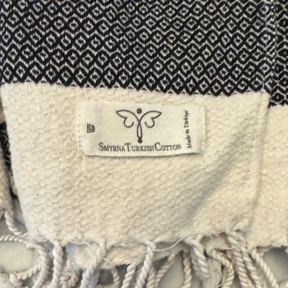 Black & Cream Woven Fringe Throw Blanket